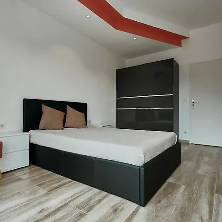 De Villa *